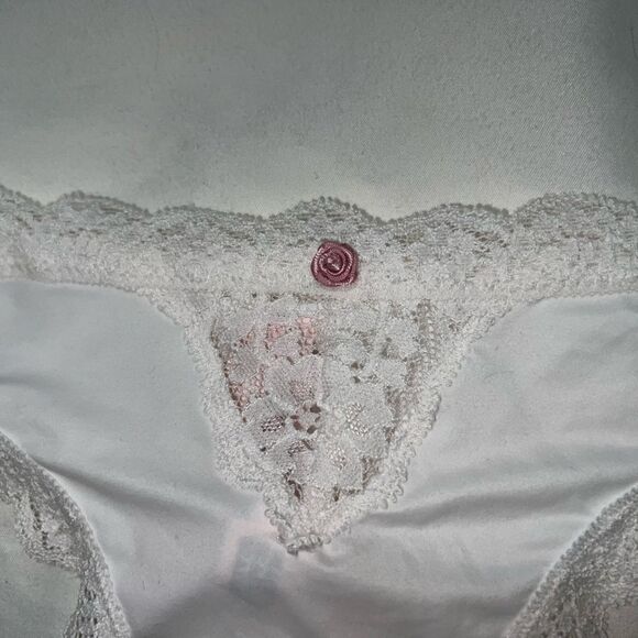 NWT- SPRING/SUMMER 2025
Lace-Trim Thong Panties- size MEDIUM - Picture 7 of 7